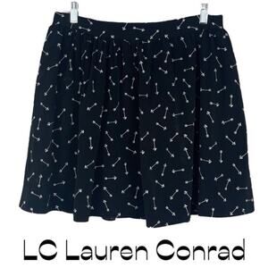 LC Lauren Conrad Black White Arrows Full Skirt  NWOT Size M